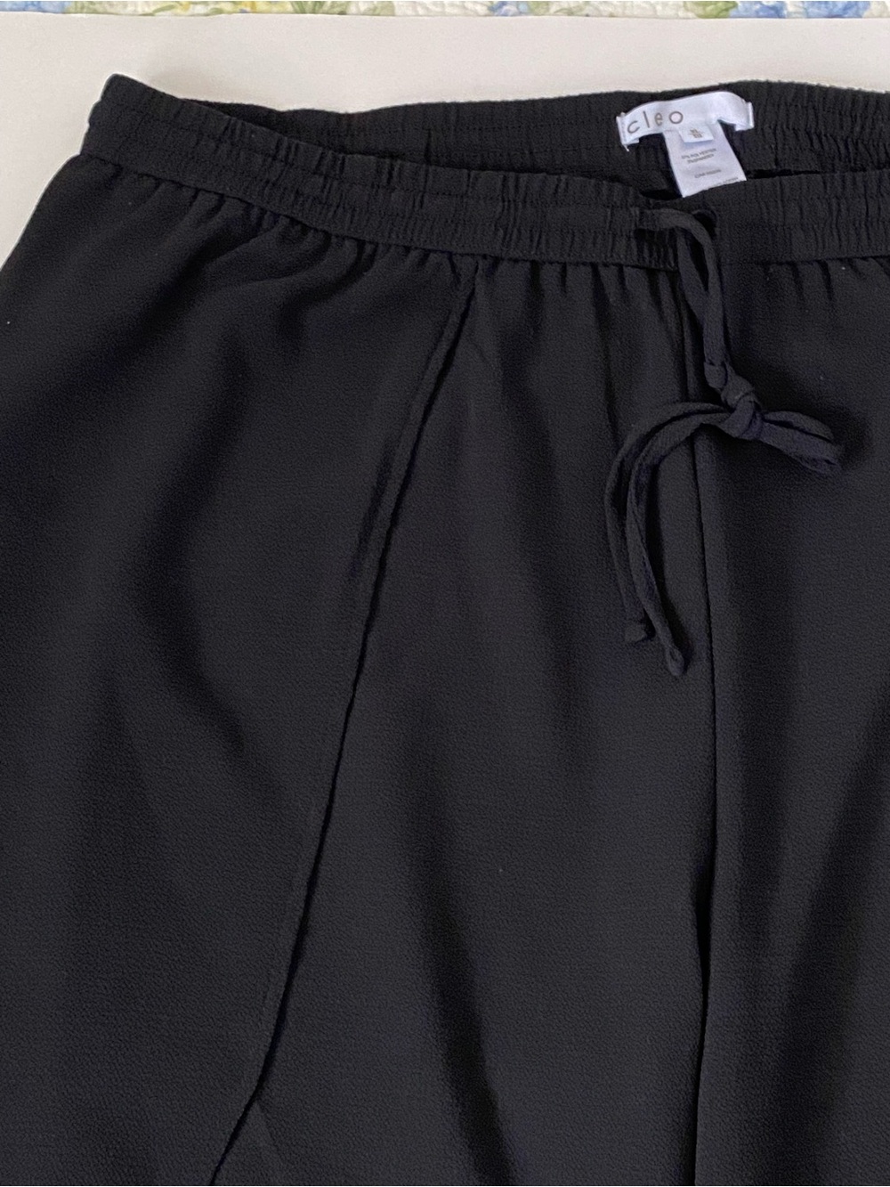 Cleo Black Elastic Waist Tulip Pants Size XL - Picture 2 of 12